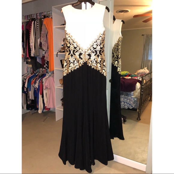 Tadashi Shoji Evening Gown - Picture 4 of 7